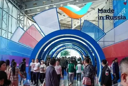 电脑旁边放什么